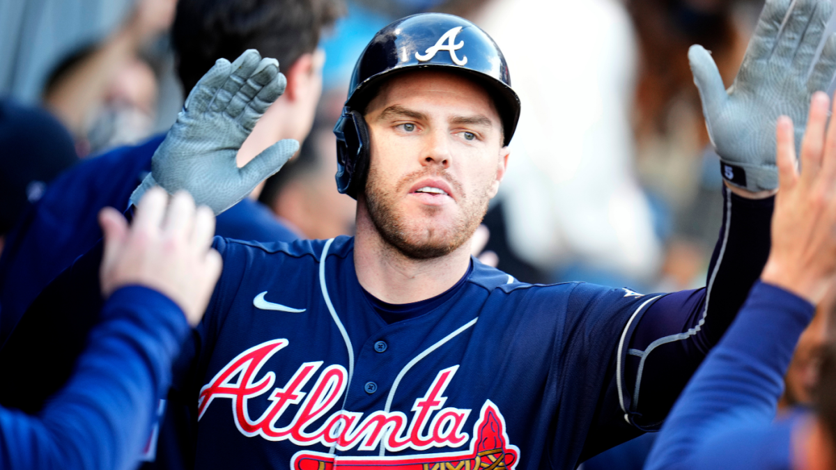 Freddie Freeman signs with Dodgers: Ex-Braves star gets six-year, $162 million deal in L.A., per report