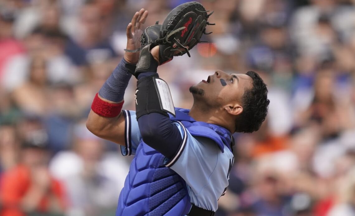Gabriel Moreno knocks first MLB hit in Blue Jays debut