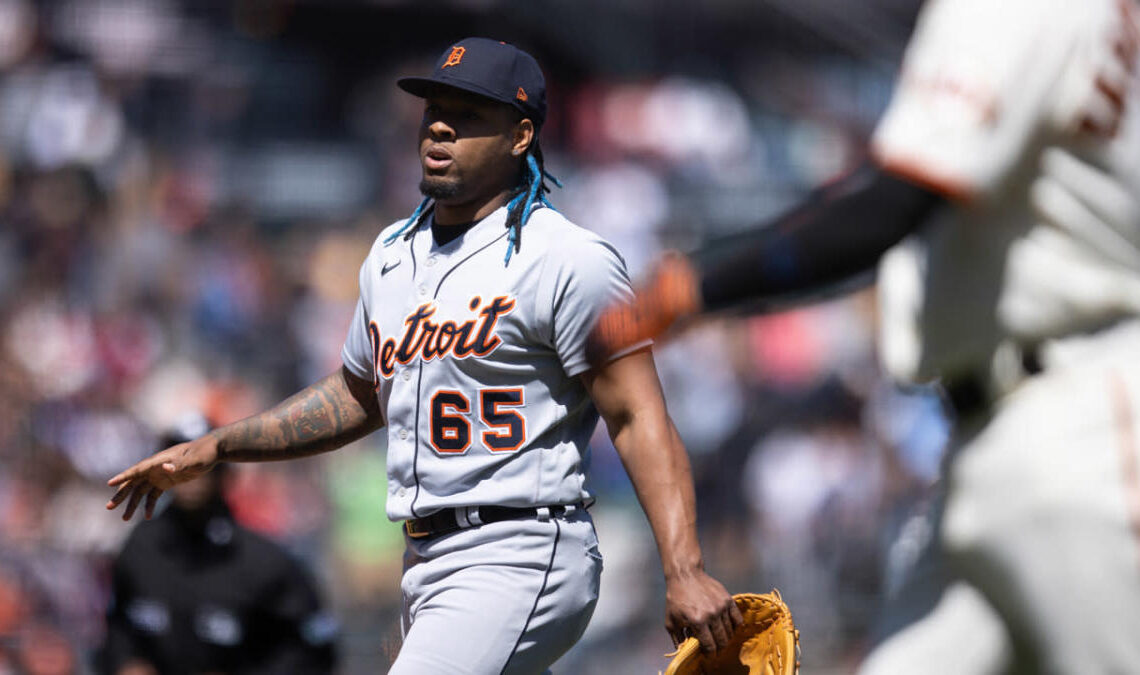 Giants' frustrating loss to Tigers closes out another mediocre month