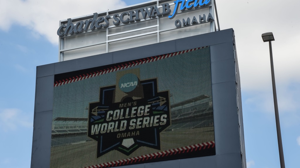 Photos from Oklahoma’s game 1 CWS loss to Ole Miss